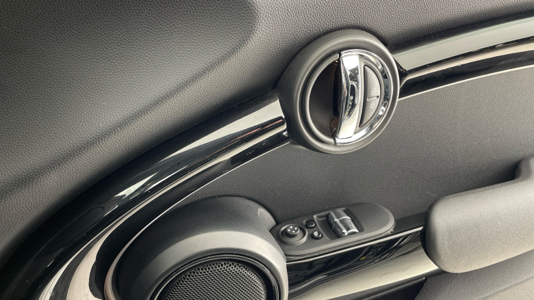 MINI Hatchback 135kW Cooper S Level 2 33kWh 3dr Auto Electric Hatchback